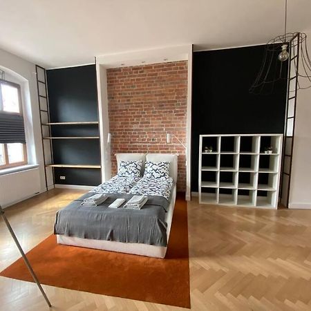 Wyjatkowy Apartament Blisko Rynku Apartment Wroclaw Luaran gambar
