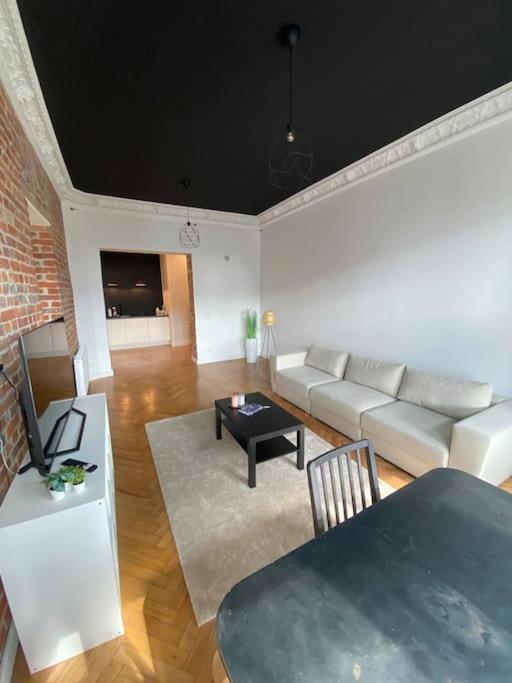 Wyjatkowy Apartament Blisko Rynku Apartment Wroclaw Luaran gambar