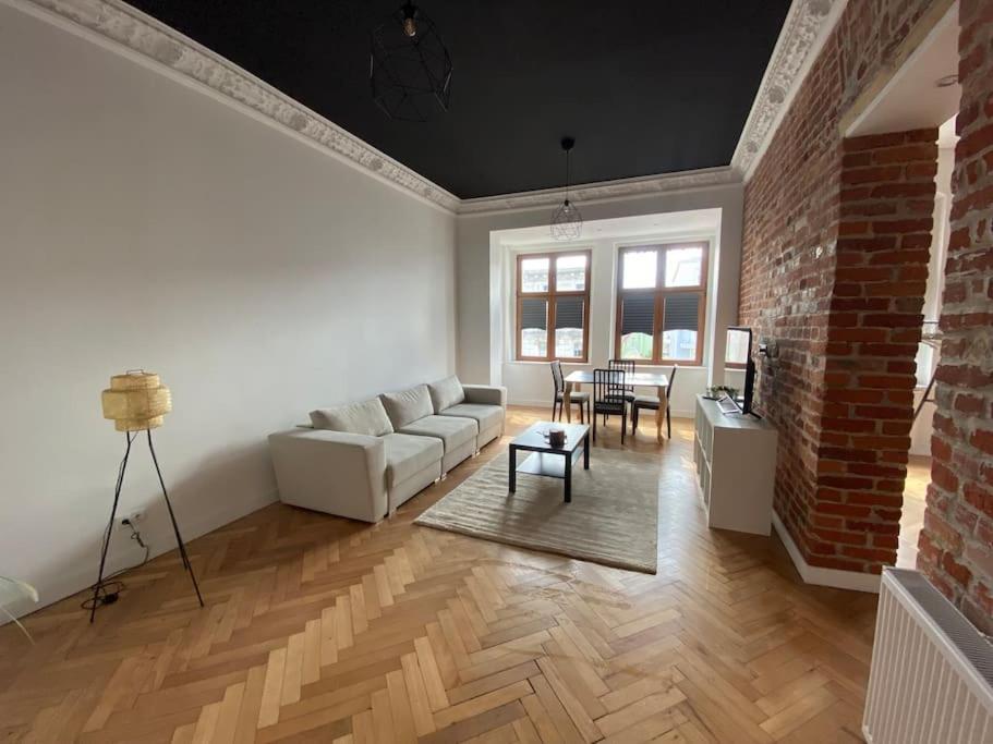 Wyjatkowy Apartament Blisko Rynku Apartment Wroclaw Luaran gambar